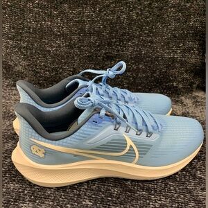 Nike Zoom Pegasus 39 ‘UNC’